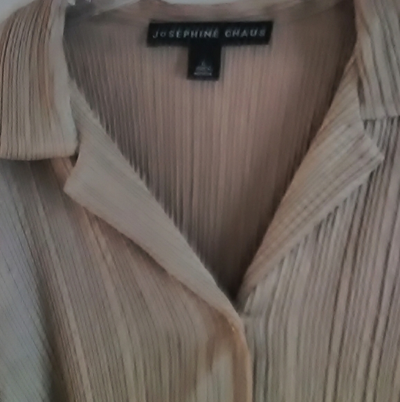 Gold ripple effect long sleeve shirt. - Picture 2 of 3